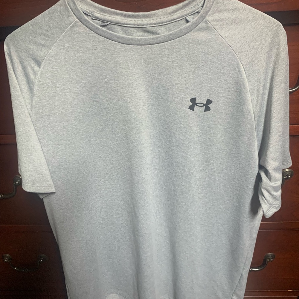 Under Armour Men's Grey T-Shirt